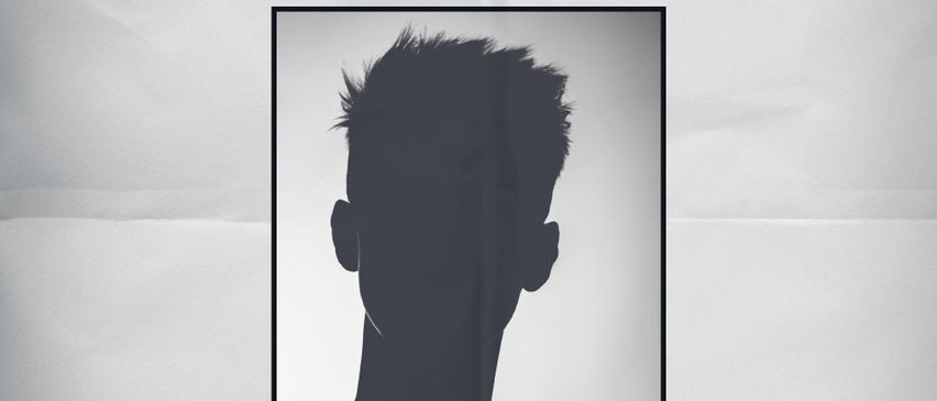 Bild enthält, Advertisement, Poster, Adult, Male, Man, Person, Publication, Head