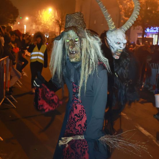 Bild enthält, Adult, Bride, Female, Person, Woman, Festival, Face, Head, Halloween, Urban