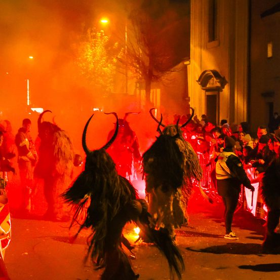 Bild enthält, People, Person, Adult, Female, Woman, Dancing, Leisure Activities, Urban, Festival
