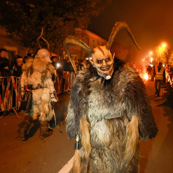 Bild enthält, Adult, Male, Man, Person, Face, Head, Festival, Urban