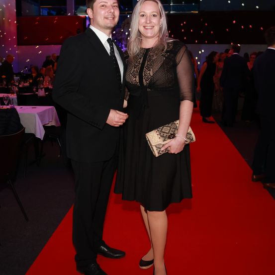 Bild enthält, Fashion, Adult, Female, Person, Woman, Male, Man, Premiere, Suit, Face