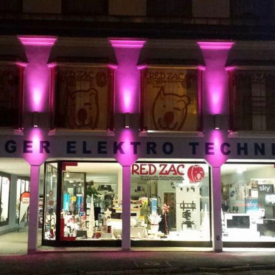 Bild enthält, Architecture, Building, Shop, Urban, City, Window Display, Shopping Mall, Lighting