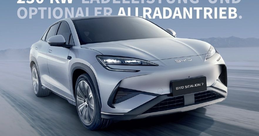 Werbeanzeige für BYD Sealion 7, ein voll ausgestattetes Elektrofahrzeug mit bis zu 230 kW Ladeleistung und optionalem Allradantrieb. Preis ab €47.980, inkl. E-Mobilitätsbonus. CO2-Emission kombiniert: 0g/km.