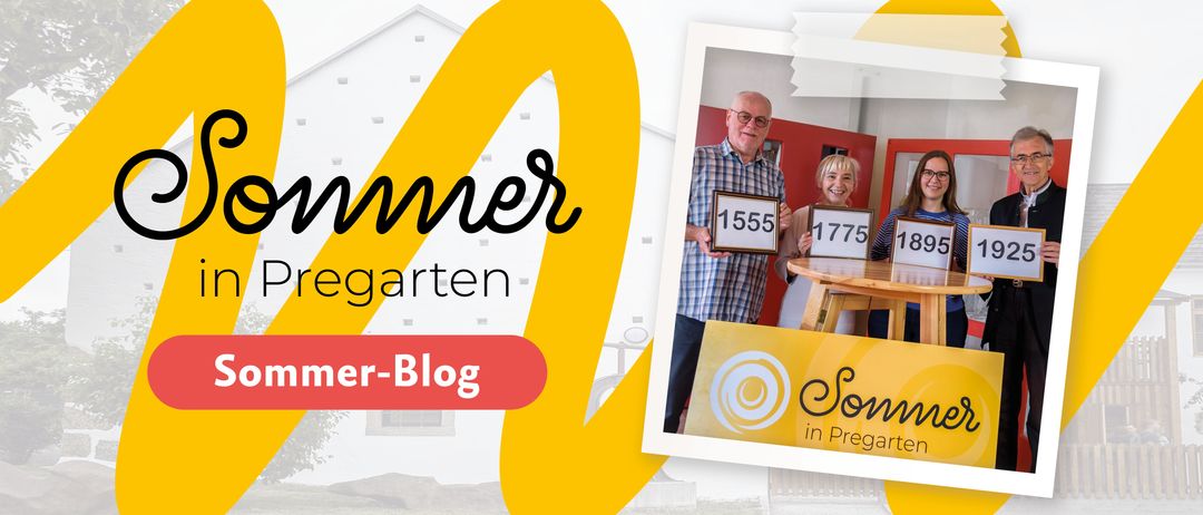 Eine Werbung zeigt ein Paar, das lächelt und Schilder mit den Zahlen 1555 und 1775 hält. Der Mann trägt ein kariertes Hemd und eine Brille. Die Frau lächelt mit kurzen Haaren. Das Bild hat einen gelben Rand und den Text 'Sommer Garten'.