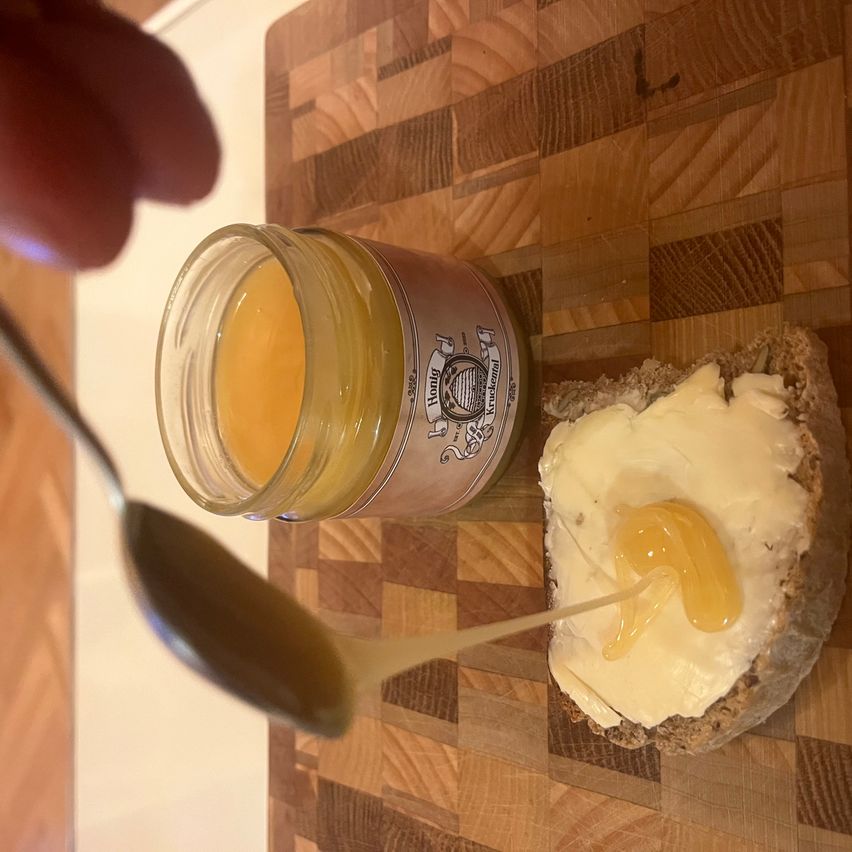 Bild enthält, Egg, Food, Wood, Cutlery, Spoon, Fried Egg