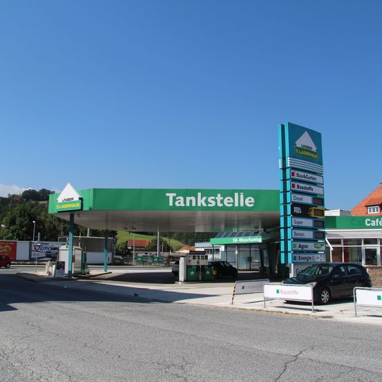 Bild enthält, Machine, Road, Car, Transportation, Vehicle, Gas Station, Pump, Wheel