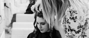 Bild enthält, Adult, Female, Person, Woman, Face, Head, Photography, Portrait, Hairdresser, Haircut
