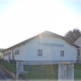 Bild enthält, House, Housing, Villa, Neighborhood, Nature, Outdoors, Sky, Sunlight, Factory, Shelter