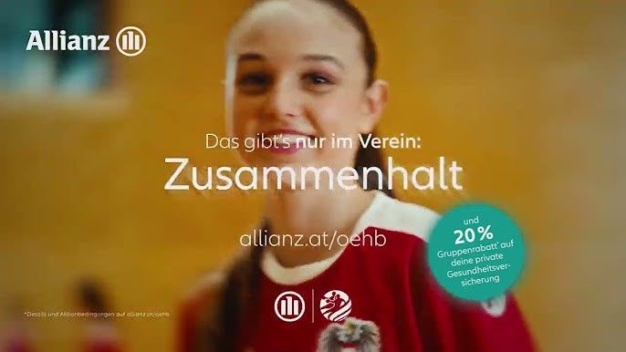 An Allianz advertisement featuring a smiling girl in a red shirt with the text 'Zusammenhalt' and 'und 20% Gruppenrabatt' on a green circular label.
