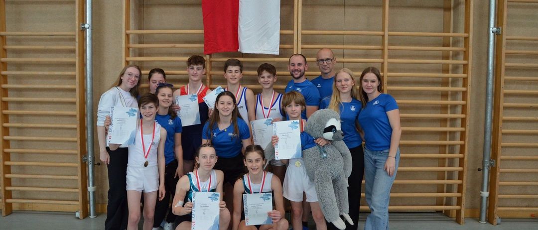 Bild enthält, People, Person, Pants, Portrait, Shorts, Adult, Female, Woman, Child, Girl