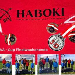Ein Werbebild für den HABOKI Bogenschützenverein, das Medaillen, Banner und ein Gruppenfoto von Gewinnern auf einem Podest zeigt. Der Text lautet 'HABOKI PSYCHOLOGISCHE BERATUNG & 4D BOGENKIND' und 'AA - Cup Finalwochenende'.