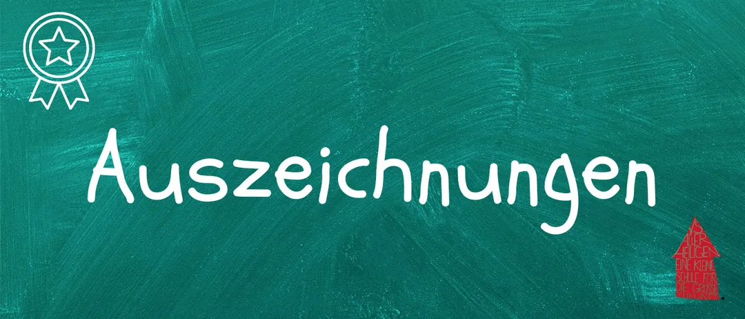 Eine Tafel mit dem Wort 'zeichnung' in weißer Kreide auf einem grünen Hintergrund geschrieben.