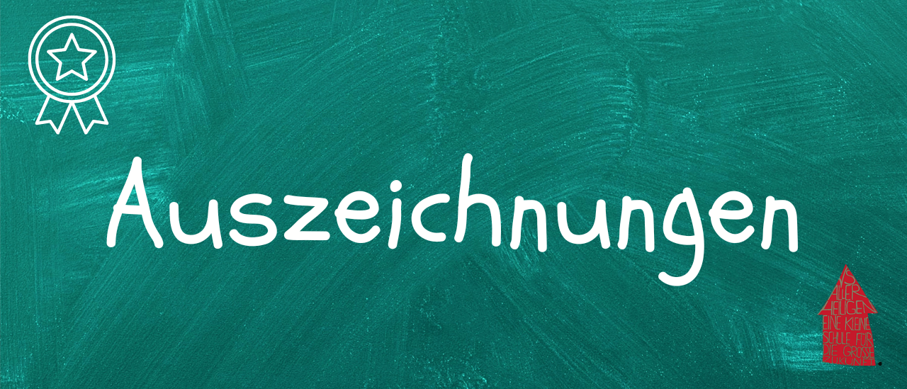 Eine Tafel mit dem Wort 'zeichnung' in weißer Kreide auf einem grünen Hintergrund geschrieben.