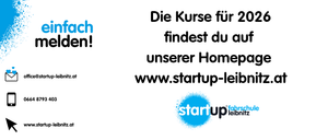 Ein Plakat mit blauen und weißen Farben bewirbt einen Kurs für 2026. Es ermutigt zur Anmeldung und bietet eine Website, E-Mail und Telefonnummer für weitere Informationen. Das Logo ist unten rechts abgebildet.