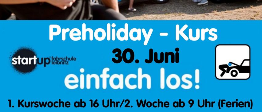 Ein Werbeposter mit einer Gruppe von Menschen um ein Auto, mit den Worten 'auto' und 'die freiheit spontane entscheidungen zu treffen'. Unten öffnet ein Mann die Autotür. Unten steht der Text 'Preholiday-Kurs 30. Juni einfach los!'.