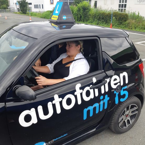 Bild enthält, Car, Transportation, Vehicle, Person, Officer, Police Officer