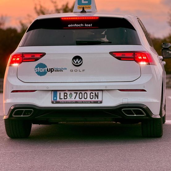 Bild enthält, Bumper, Transportation, Vehicle, Car, License Plate, Machine, Wheel