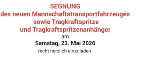 Ein Bild eines Feuerwehrwagens mit der Aufschrift 'EINLADUNG'. Darunter ist ein Bild eines Logos, und weiter unten steht 'SEGUNG des neuen Mannschaftstransportfahrzeuges sowie Tragkraftspritze und Tragkraftspritzenanhänger.' Über dem Logo steht 'Das Kommando der Freiwilligen Feuerwehr Kaisersdorf beehrt sich, Sie zur'.