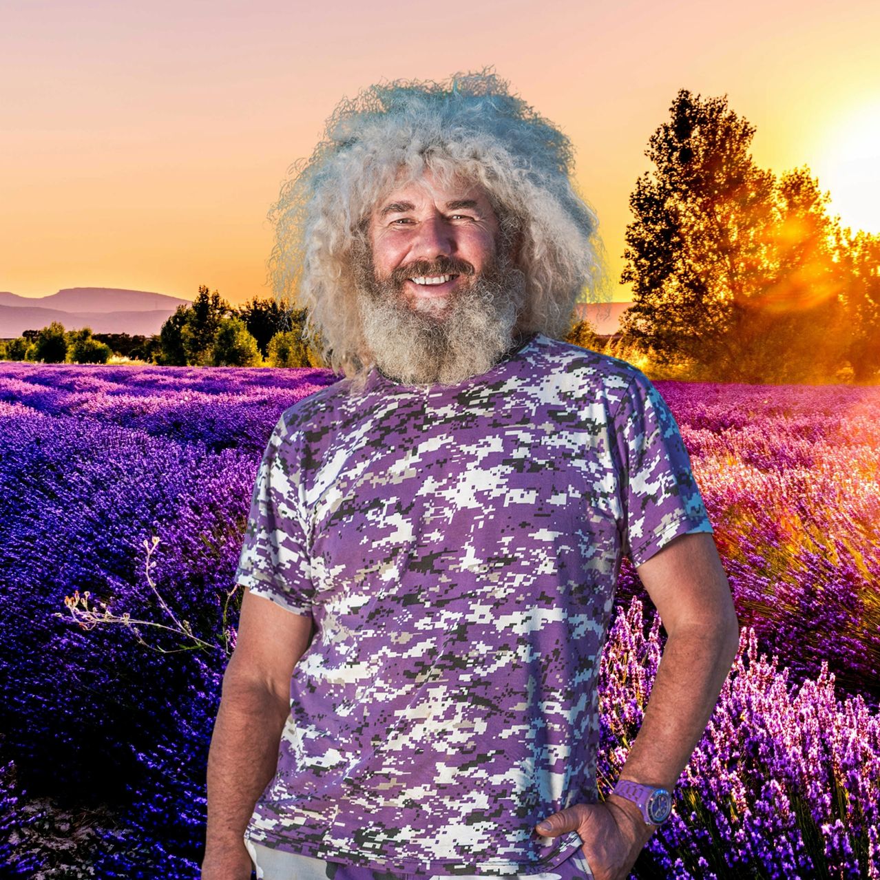 Bild enthält, Adult, Male, Man, Person, Flower, Face, Head, Portrait, Purple, Hair