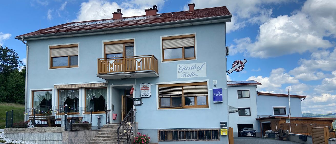 Bild enthält, City, Housing, Hotel, Road, House, Car, Villa, Street, Urban, Tarmac