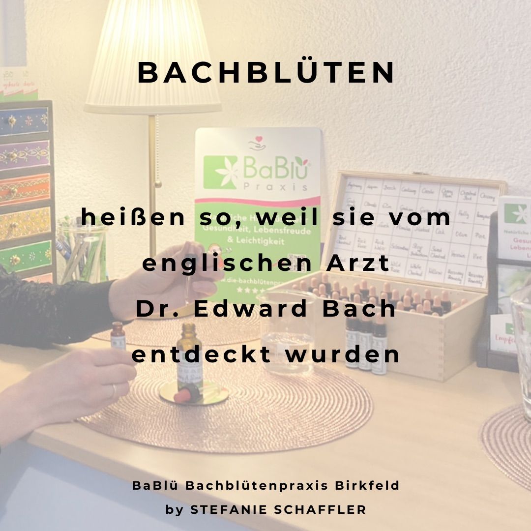 Bild enthält, Advertisement, Poster, Lamp, Person, Baby, Cabinet, Furniture, Table, Indoors, Interior Design