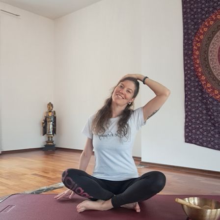 Bild enthält, Female, Girl, Person, Teen, Working Out, Fitness, Yoga, Lotus Yoga Pose, Face, Pilates