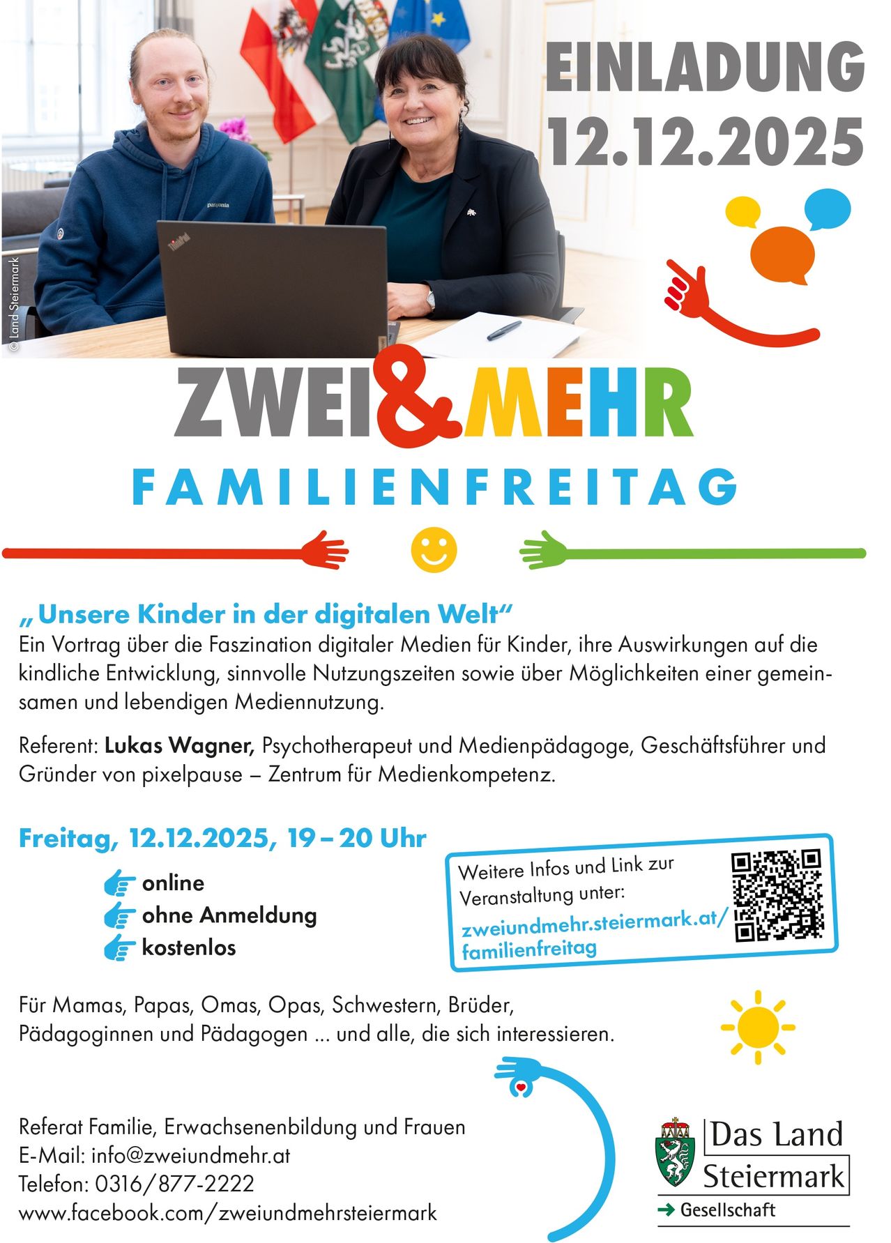 Plakat für Zwei & Mehr Familienfreitag. Es zeigt eine Familie, die über digitale Medien spricht. Ein Vortrag über die Faszination digitaler Medien für Kinder und deren Auswirkungen. Referent: Lukas Wagner. Datum: Freitag, 12.12.2025, 19-20 Uhr. Kostenlos und online.