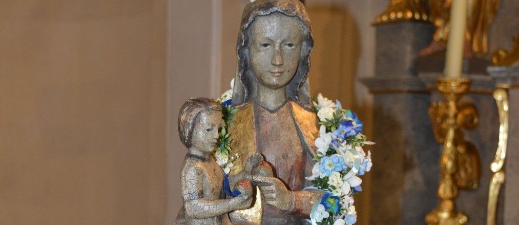 Flower, Flower Arrangement, Figurine, Flower Bouquet, Adult, Bride, Female, Person, Woman, Face
