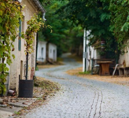 Bild enthält, City, Road, Street, Urban, Housing, Outdoors, Alley, House, Driveway, Aerial View