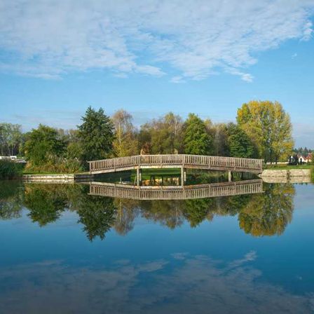 Bild enthält, Nature, Outdoors, Scenery, Pond, Water, Lake, Bridge