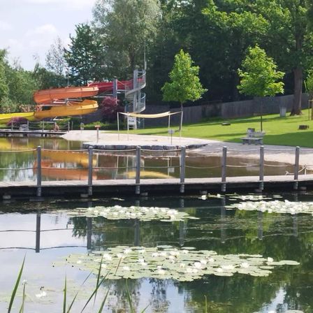 Bild enthält, Nature, Outdoors, Scenery, Pond, Water, Park, Waterfront, Lakefront, Boat, Land