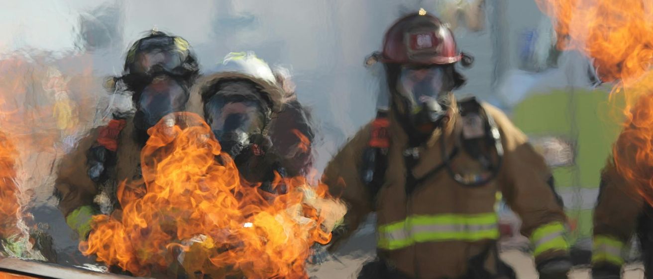 Bild enthält, Fire, Bonfire, Flame, Adult, Male, Man, Person