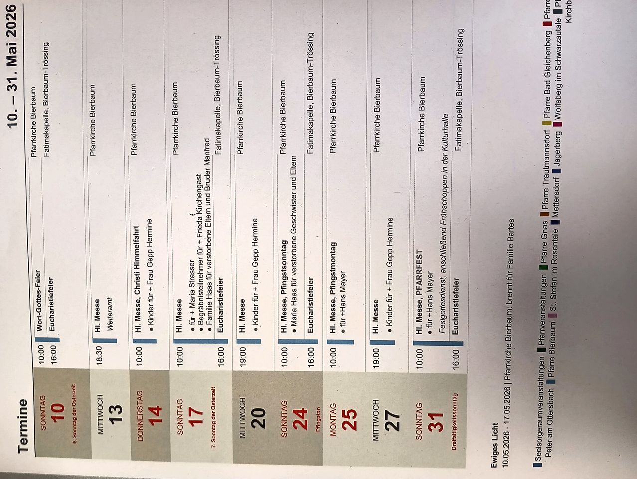 Eine Tabelle zeigt einen Zeitplan von Veranstaltungen an verschiedenen Orten, jeweils mit Zeiten und Daten. Die linkeste Spalte listet Orte auf. Die oberste Reihe listet Daten auf, und die unterste Reihe listet Zeiten auf. Jede Zelle enthält eine Kombination von Veranstaltungen und Zeiten.