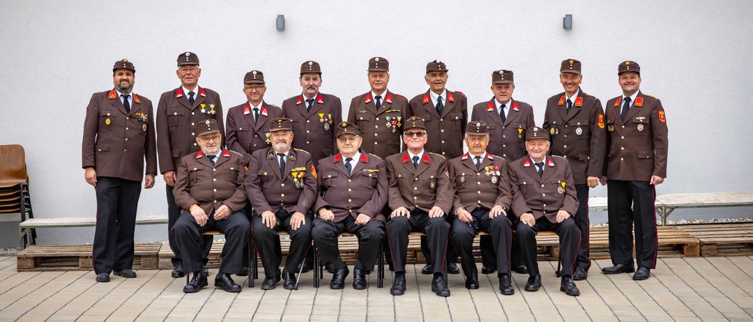 People, Person, Adult, Male, Man, Officer, Groupshot, Tie, Shoe, Military Officer