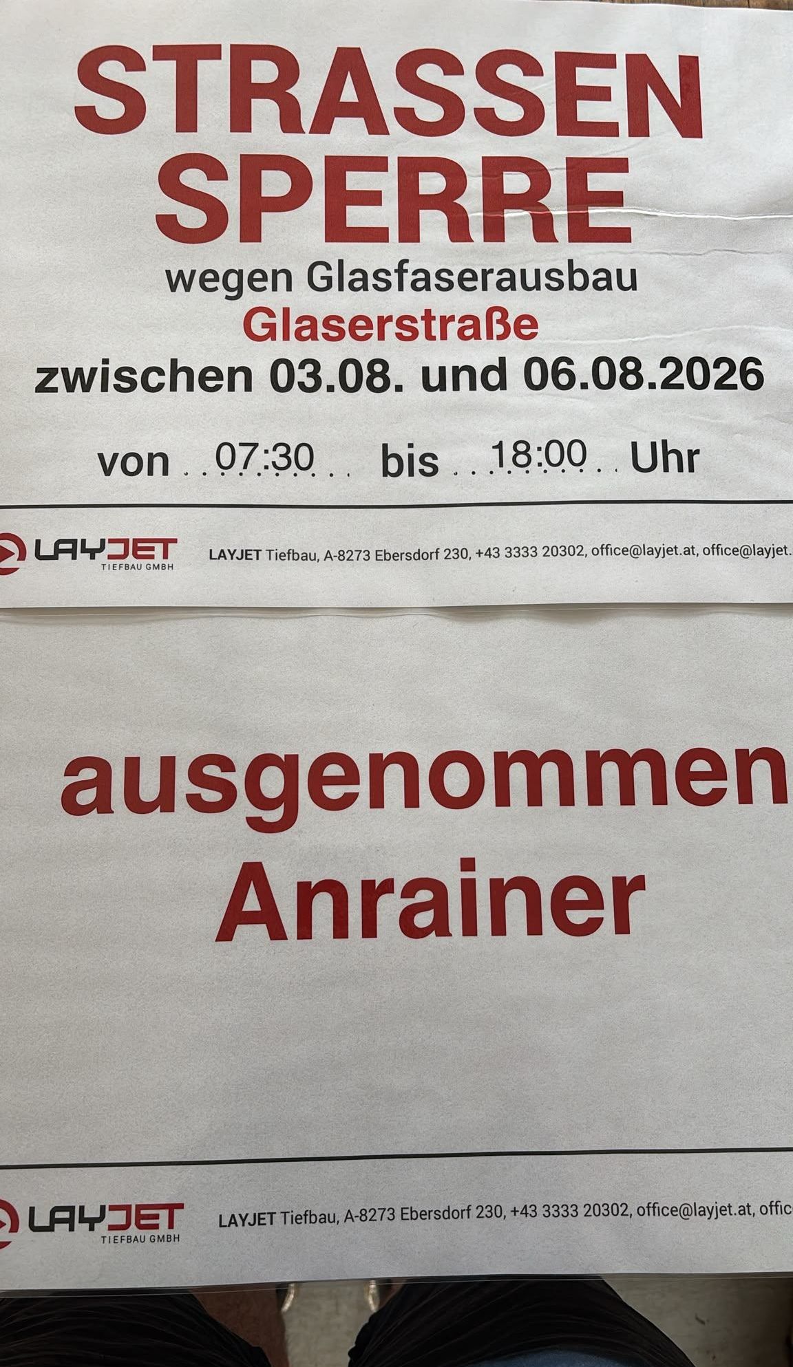 Ein Hinweis über die Schließung der Glaserstraße vom 3. bis 6. August 2026 von 7:30 bis 18:00 Uhr. Kontaktinformationen für LayJet sind angegeben.