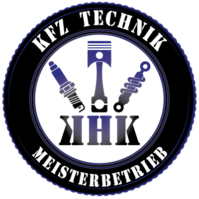 Ein kreisförmiges Emblem mit schwarzem Hintergrund, das oben 'KFZ TECHNIK' und unten 'MEISTERBETRIEB' trägt, mit einem zentralen Design aus Kolben, Zündkerze und Stoßdämpfer.