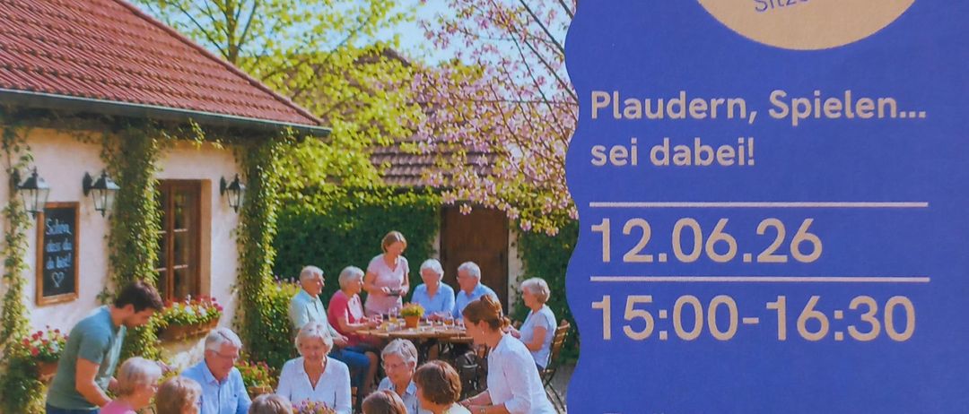 Plakat für eine Zusammenkunft in einem Café, das Menschen zur Teilnahme an leichten Aktivitäten einlädt. Gruppe älterer Menschen sitzt am Tisch. Datum: 12.06.26, Zeit: 15:00-16:30. Ort: Volksheim Gainfarn, Hauptstr. 65.