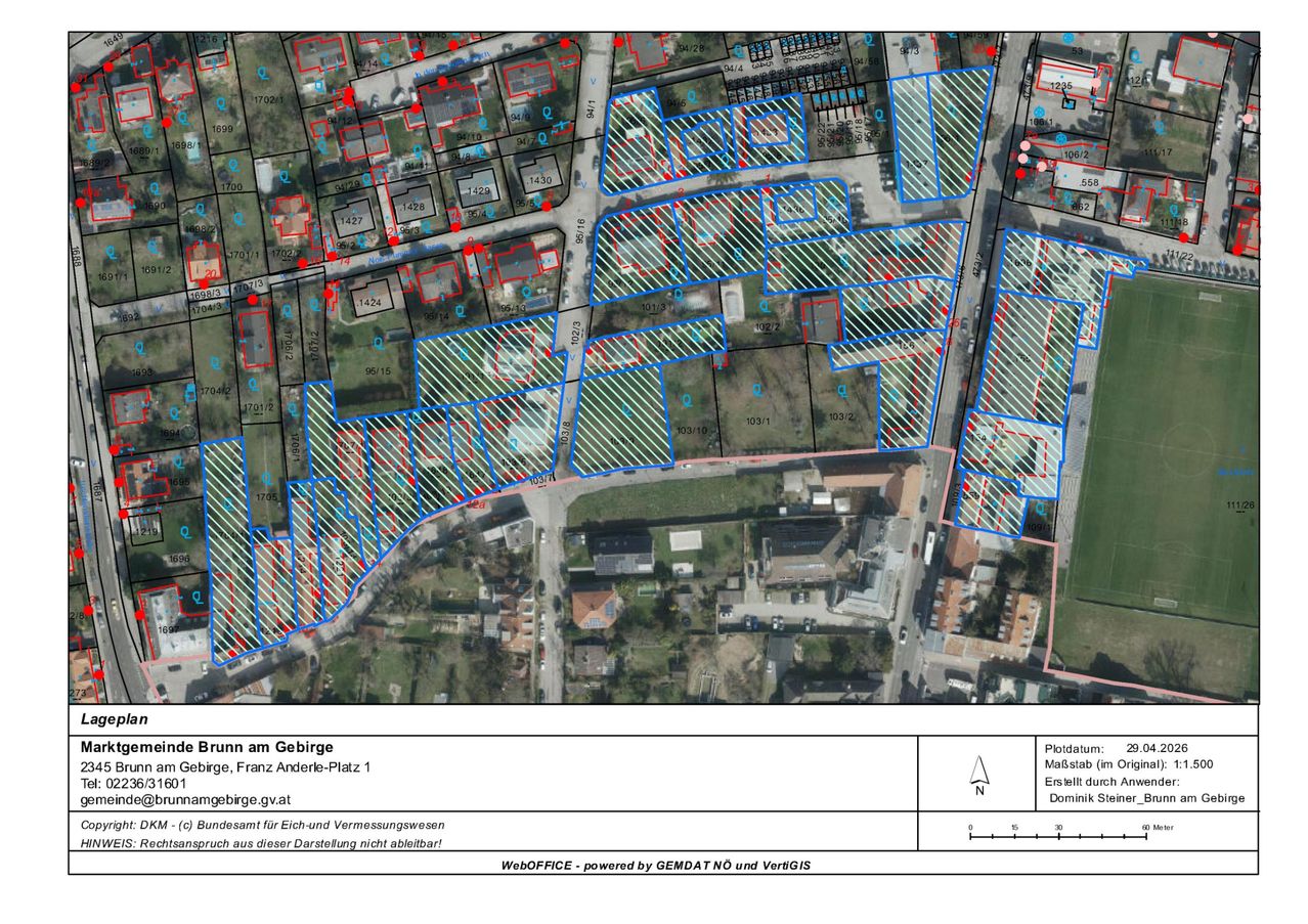 Eine Luftaufnahme des Brunn am Gebirge Gebiets mit einer detaillierten Grundstückskarte, einschließlich Gebäudestandorten, Straßenverläufen und Maßstäben. Die Karte wurde mit WebOFFICE-Software erstellt.