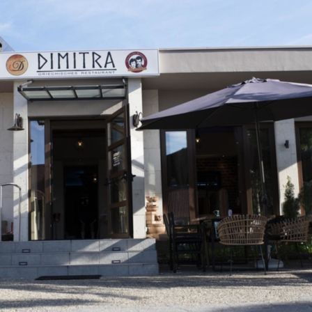 Bild enthält, City, Cafe, Indoors, Restaurant, Chair, Urban, Housing, Street, Cafeteria, House