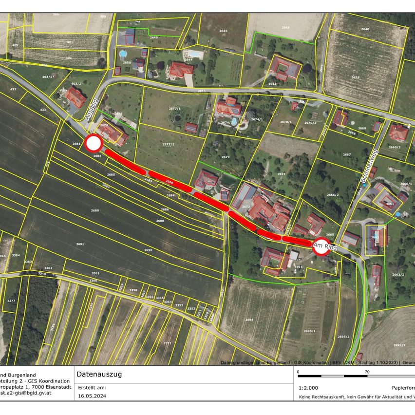 Bild enthält, Intersection, Road, Neighborhood, Outdoors, Field, Freeway