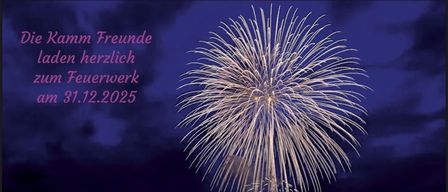 Ein Feuerwerk am Nachthimmel. Der Plakattext lautet 'Eintritt frei' und erwähnt den Termin 31.12.2025. Präsentiert von Gröbming.