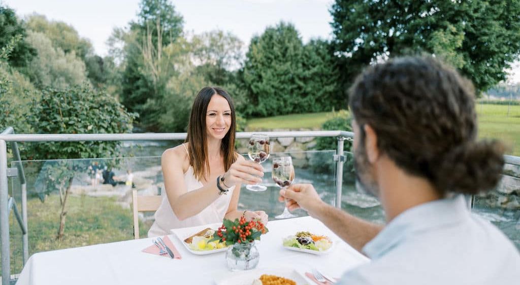 Bild enthält, Dating, Person, Romantic, Brunch, Outdoors, Nature, Adult, Male, Man, Countryside