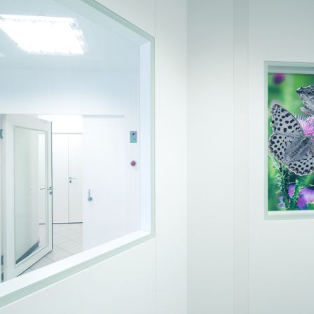 Bild enthält, Indoors, Interior Design, Art