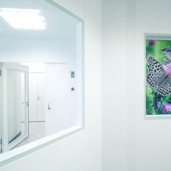 Bild enthält, Indoors, Interior Design, Art