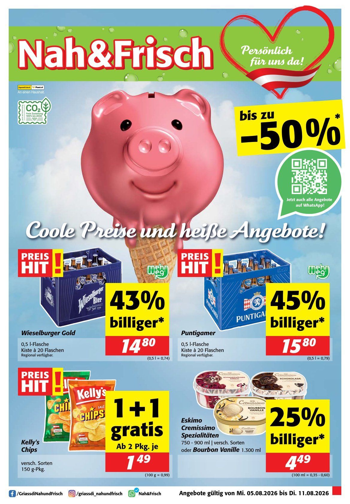 Eine Werbung für einen Supermarkt mit einer rosafarbenen Spardose auf einem Eisbecher, die Rabatte bis zu 50% anbietet. Es werden verschiedene Produkte wie Bier, Chips und Eiscreme mit Preissenkungen vorgestellt.