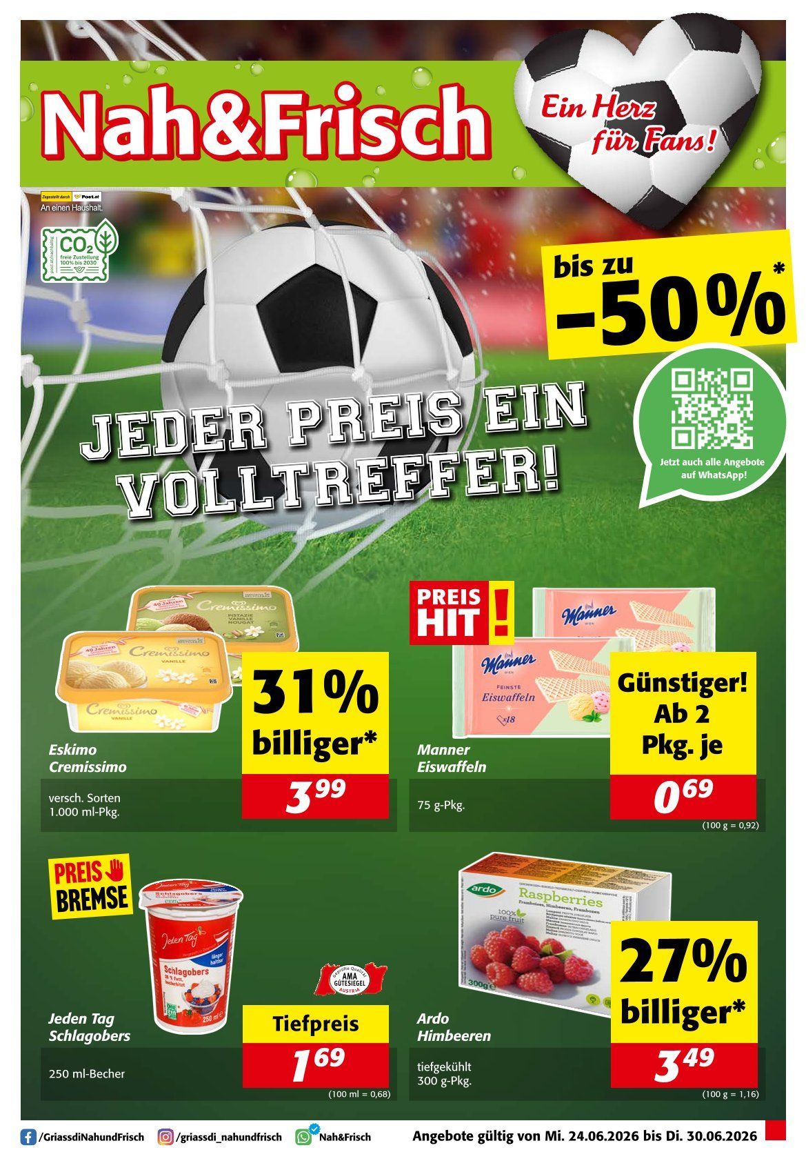 Werbeanzeige für Lebensmittel. Fußball im Netz. Rabatt bis zu 50%. Preise um 31% reduziert. Waffeln und Eiscreme. Günstigere Preise. QR-Code für weitere Informationen.