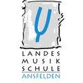 Logo der Landesmusikschule Ansfelden mit einem stilisierten Y-Symbol auf einem zerrissenen Stück Papier. Der Text darunter lautet Landesmusikschule Ansfelden in großen, großgeschriebenen Buchstaben.