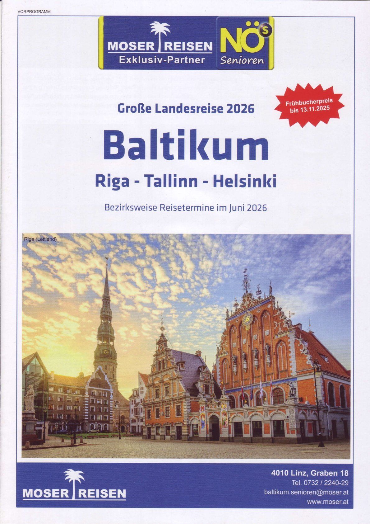 Ein Reiseprospekt für eine baltische Reise 2026 zeigt Riga, Tallinn und Helsinki mit einem Sonnenuntergangshintergrund und historischen Gebäuden.