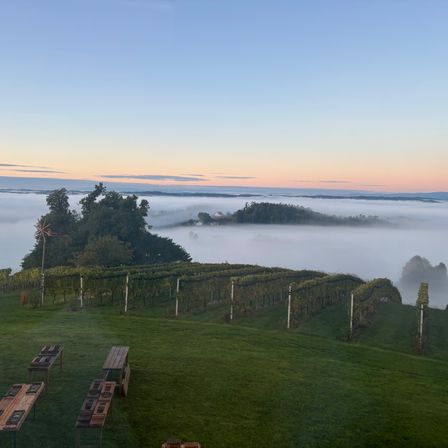 Bild enthält, Nature, Outdoors, Scenery, Field, Grassland, Grass, Land, Lake, Water, Sea