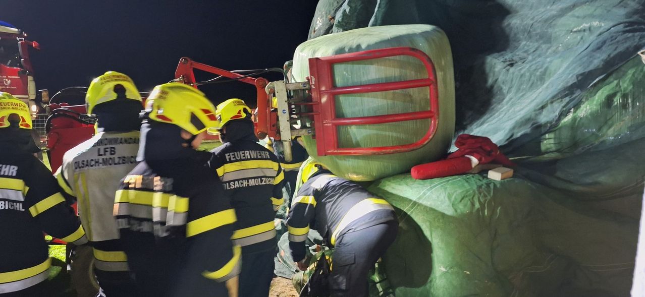 Bild enthält, Helmet, Person, Adult, Male, Man, Rescue